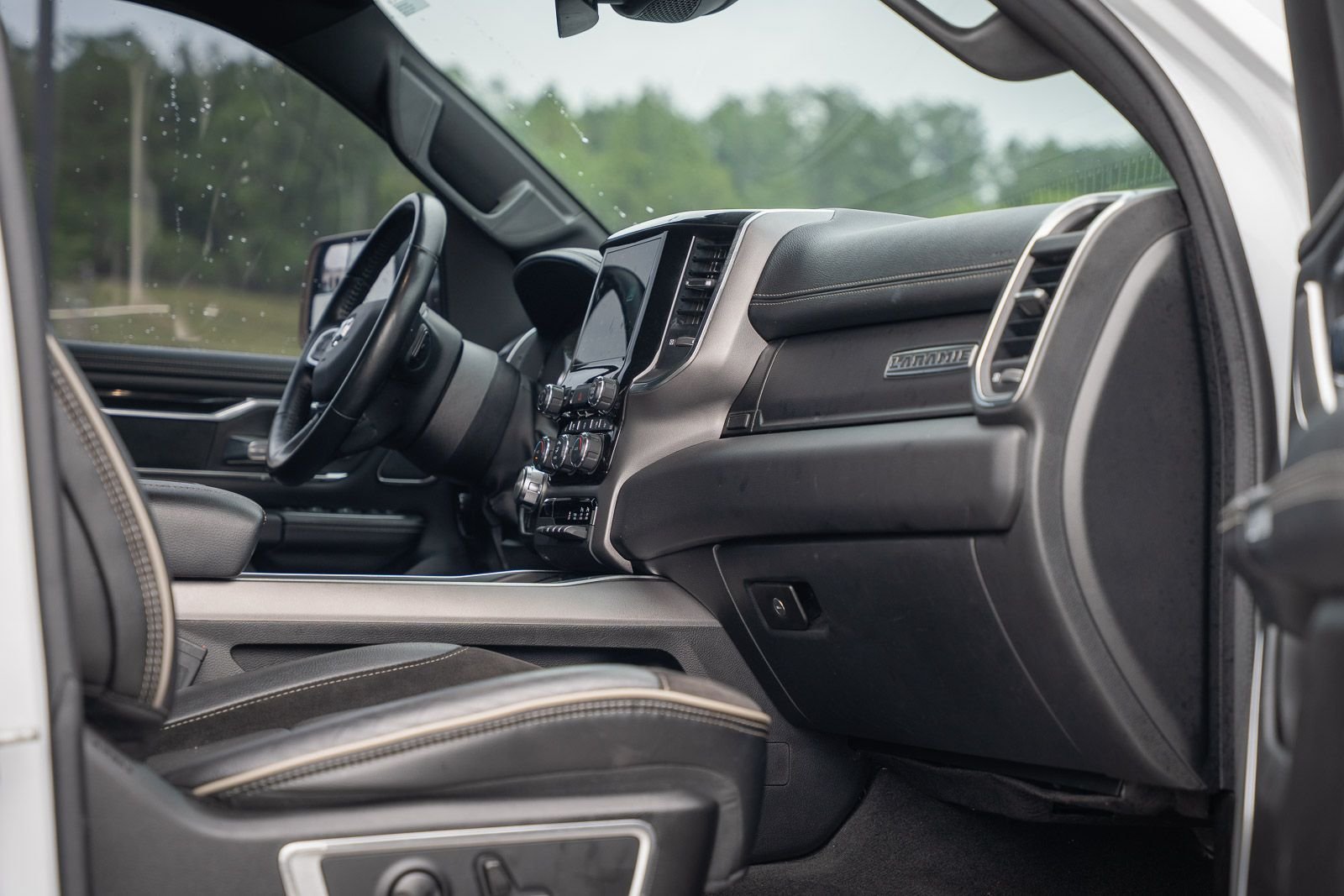 Used 2022 White Ram Laramie image 14