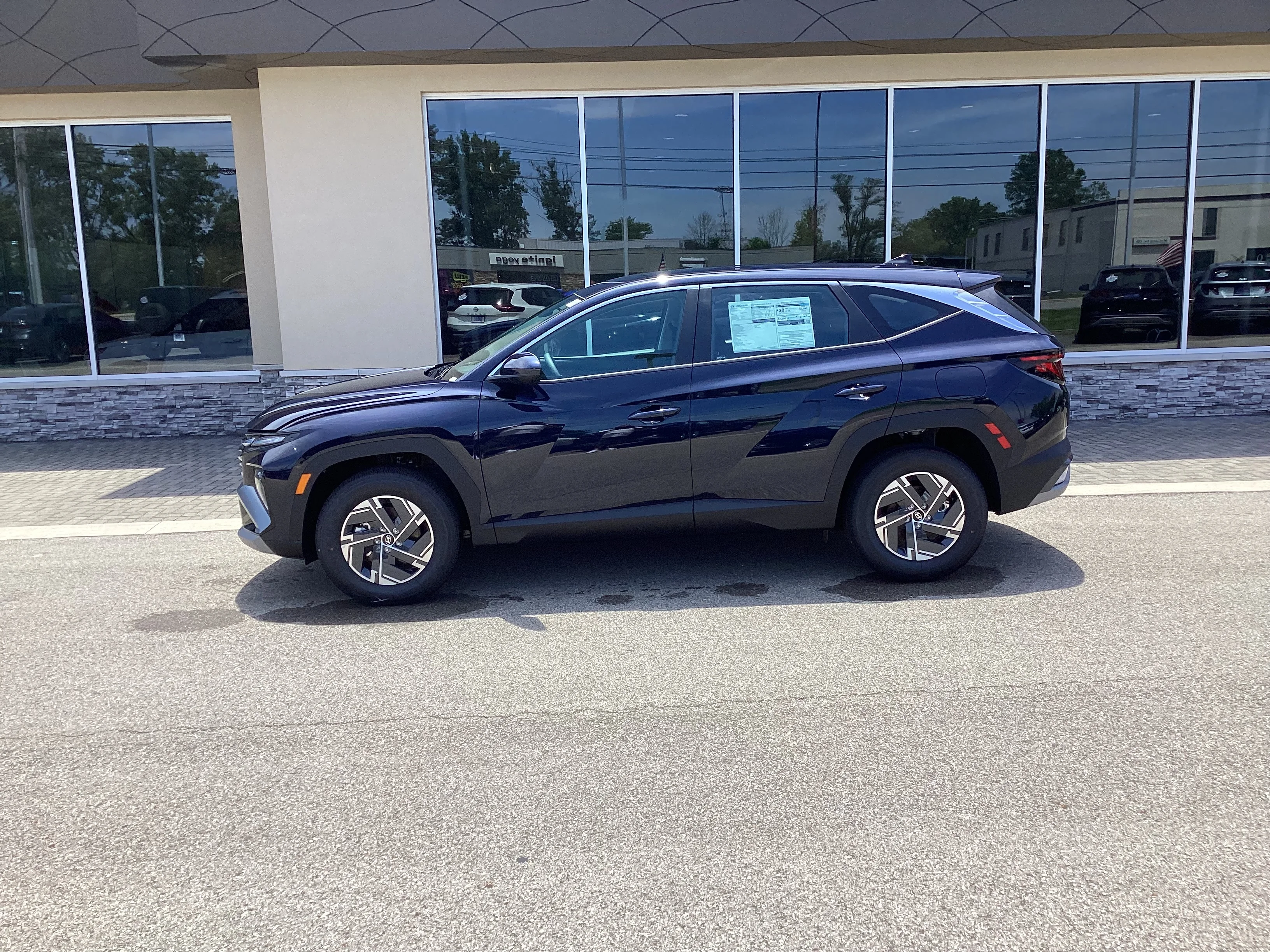 New 2026 Deep Sea Metallic Hyundai Blue SE image 2