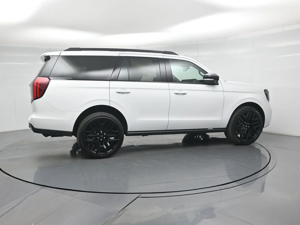 New 2026 Oxford White Ford Platinum image 21