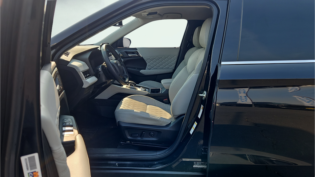 2023 Mitsubishi Outlander SEL - Photo 17