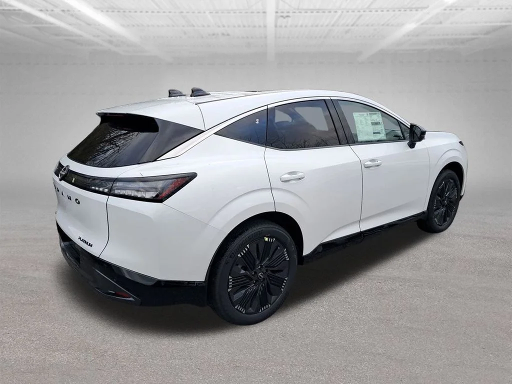 New 2026 White Nissan Platinum image 5