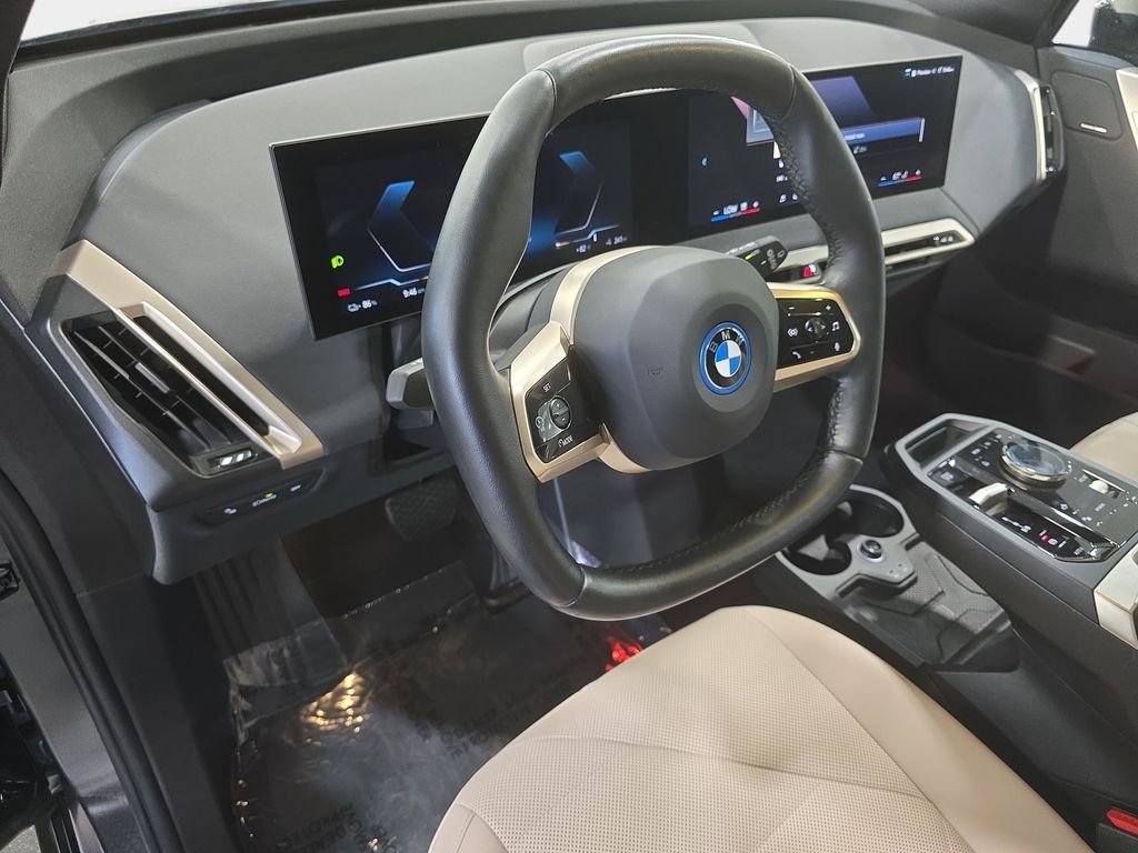 Certified Used 2024 Black Sapphire Metallic BMW xDrive50 image 21