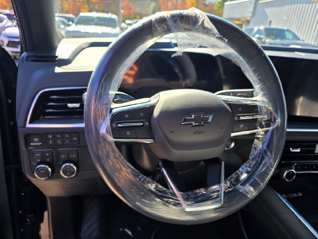 2027 Chevrolet Suburban Z71 - Photo 11