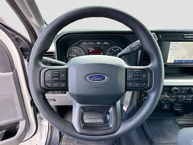 New 2026 Oxford White Ford XL image 7