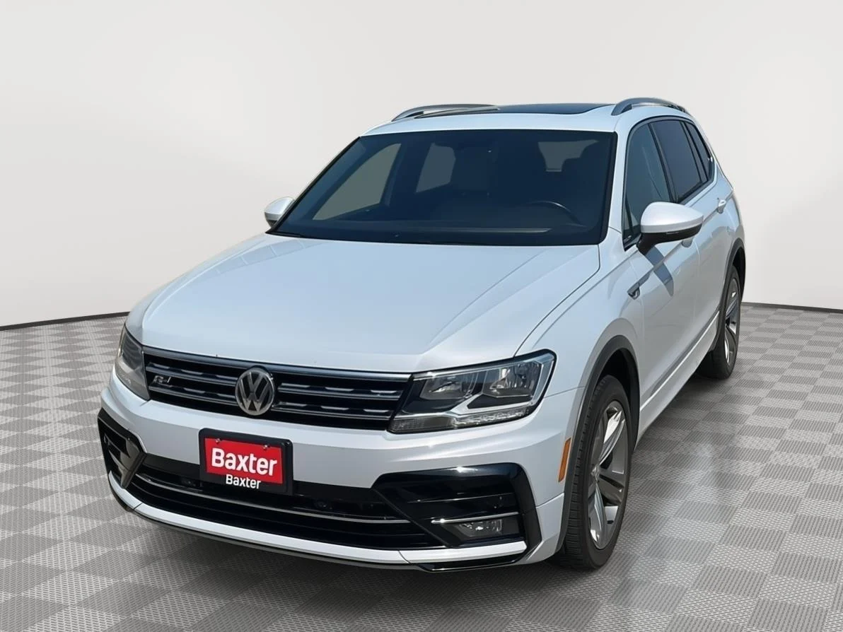 Used 2019 White Silver Metallic Volkswagen SEL image 14