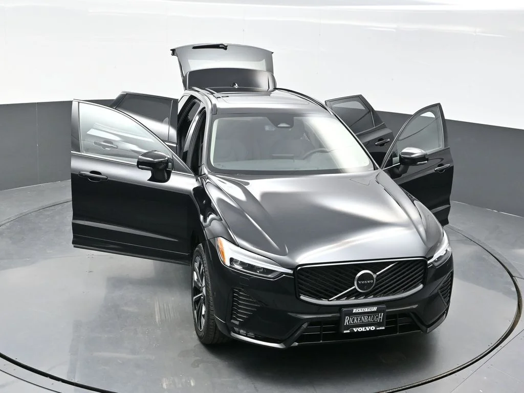 2026 Volvo XC60 Plus - Photo 25