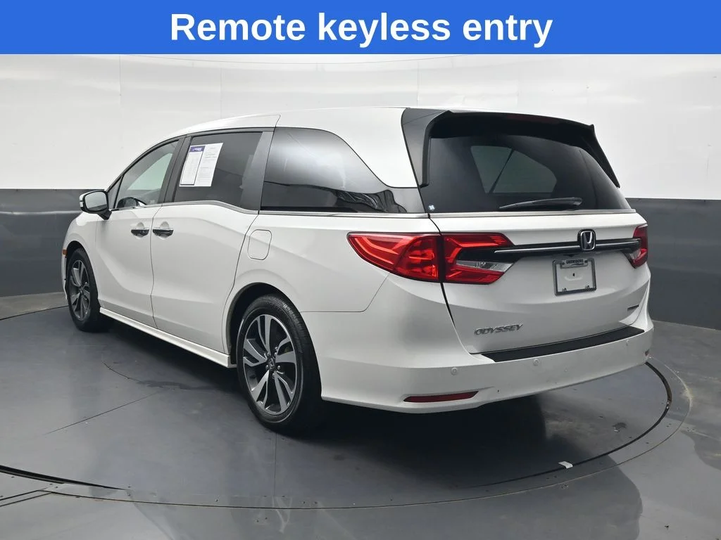 Used 2023  Honda Touring image 6