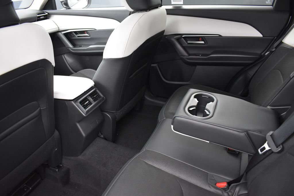 New 2026 Rhodium White Metallic Mazda 2.5 S Select AWD image 18
