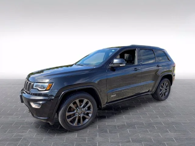 Used 2016 Black Jeep Limited image 3