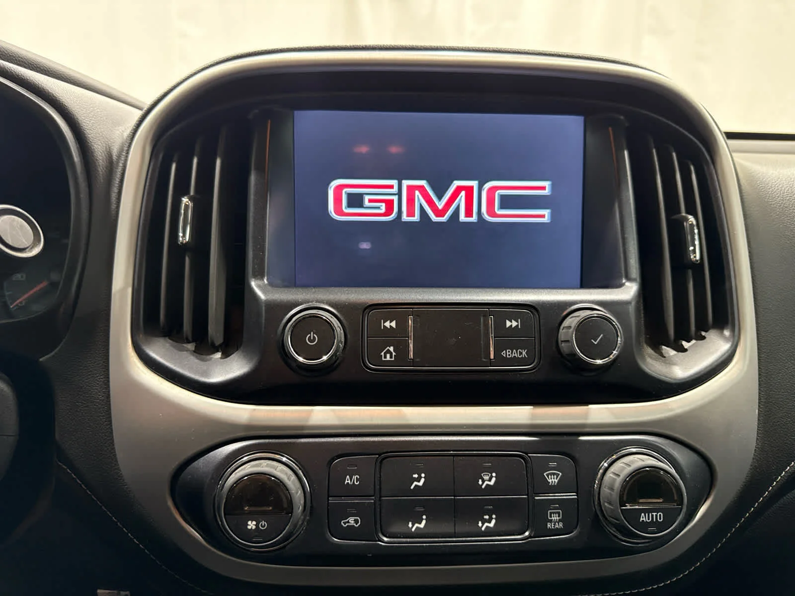 Certified Used 2022 Desert Sand Metallic GMC Elevation image 17