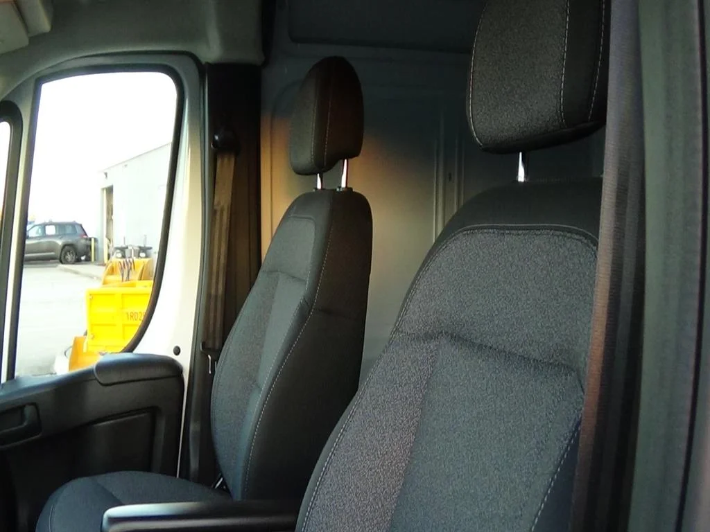 Used 2025 Bright White Clear Coat (pw7) RAM Tradesman 2500 image 14