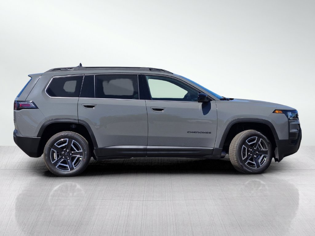 New 2026 Sting-Gray Clear-Coat Exterior Paint Jeep Limited image 3