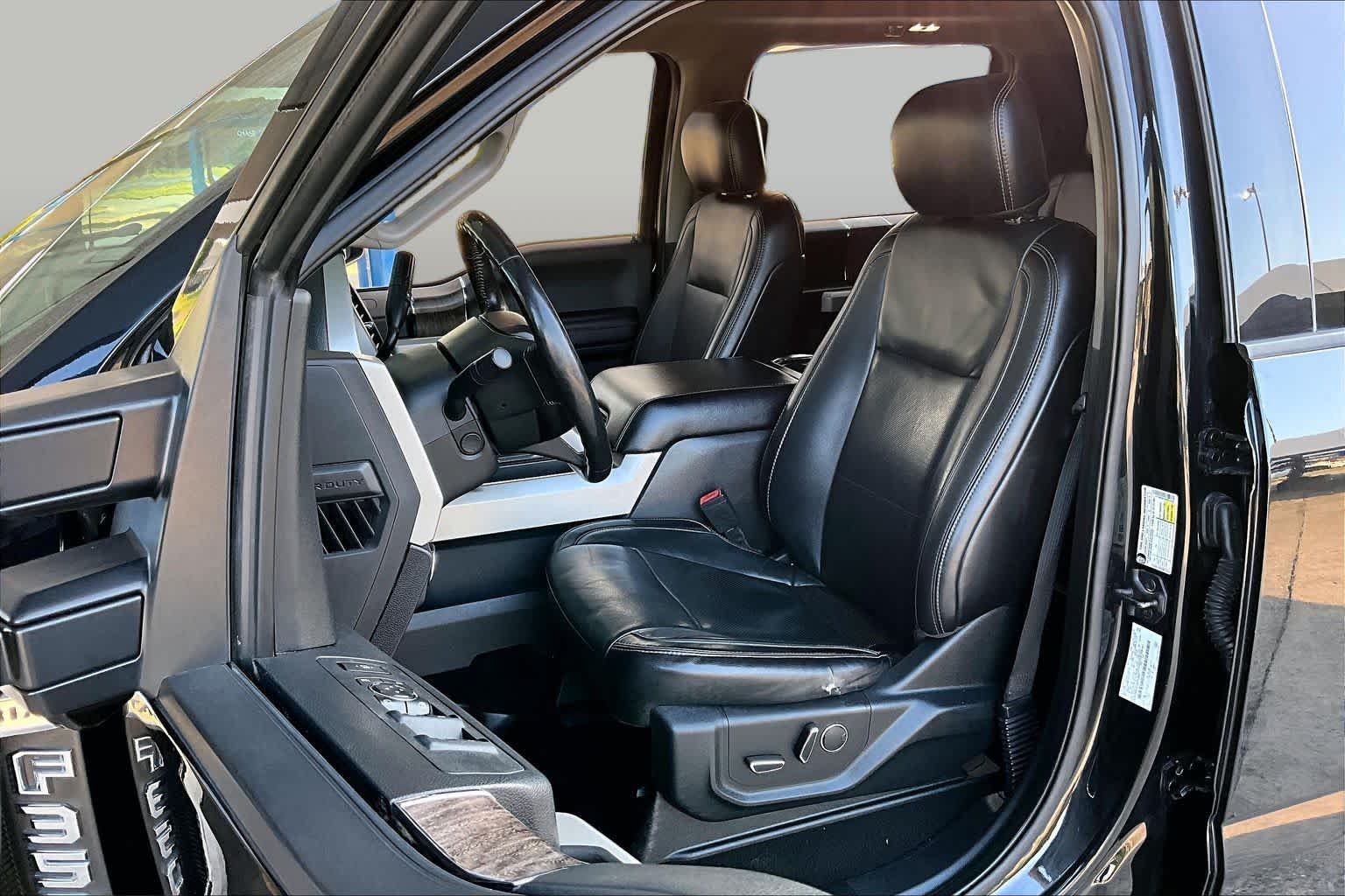 Used 2019 Agate Black Ford LARIAT image 8