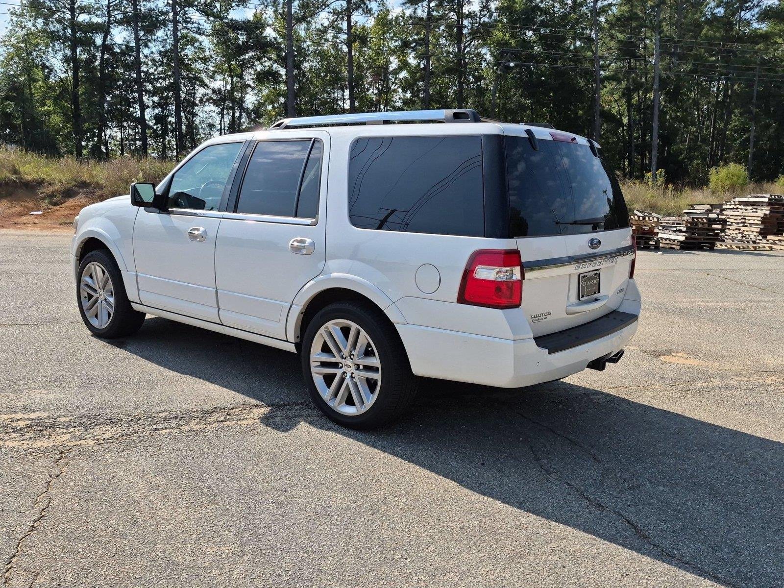 Used 2017 White Platinum Tri-Coat Metallic Ford Limited image 3