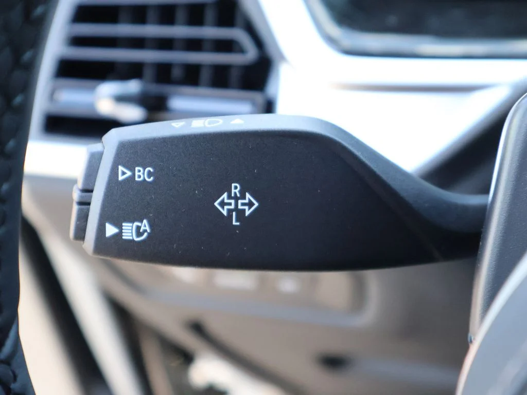 New 2026 Dravit Grey Metallic BMW xDrive40i image 37
