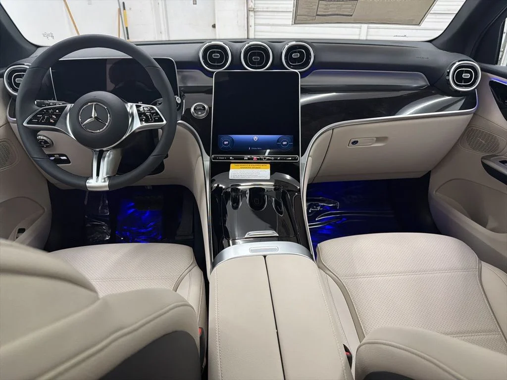 Used 2026 White Mercedes-Benz GLC 300 image 21