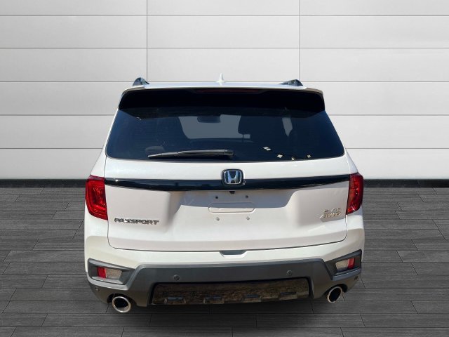 Used 2023 White Honda Elite image 3