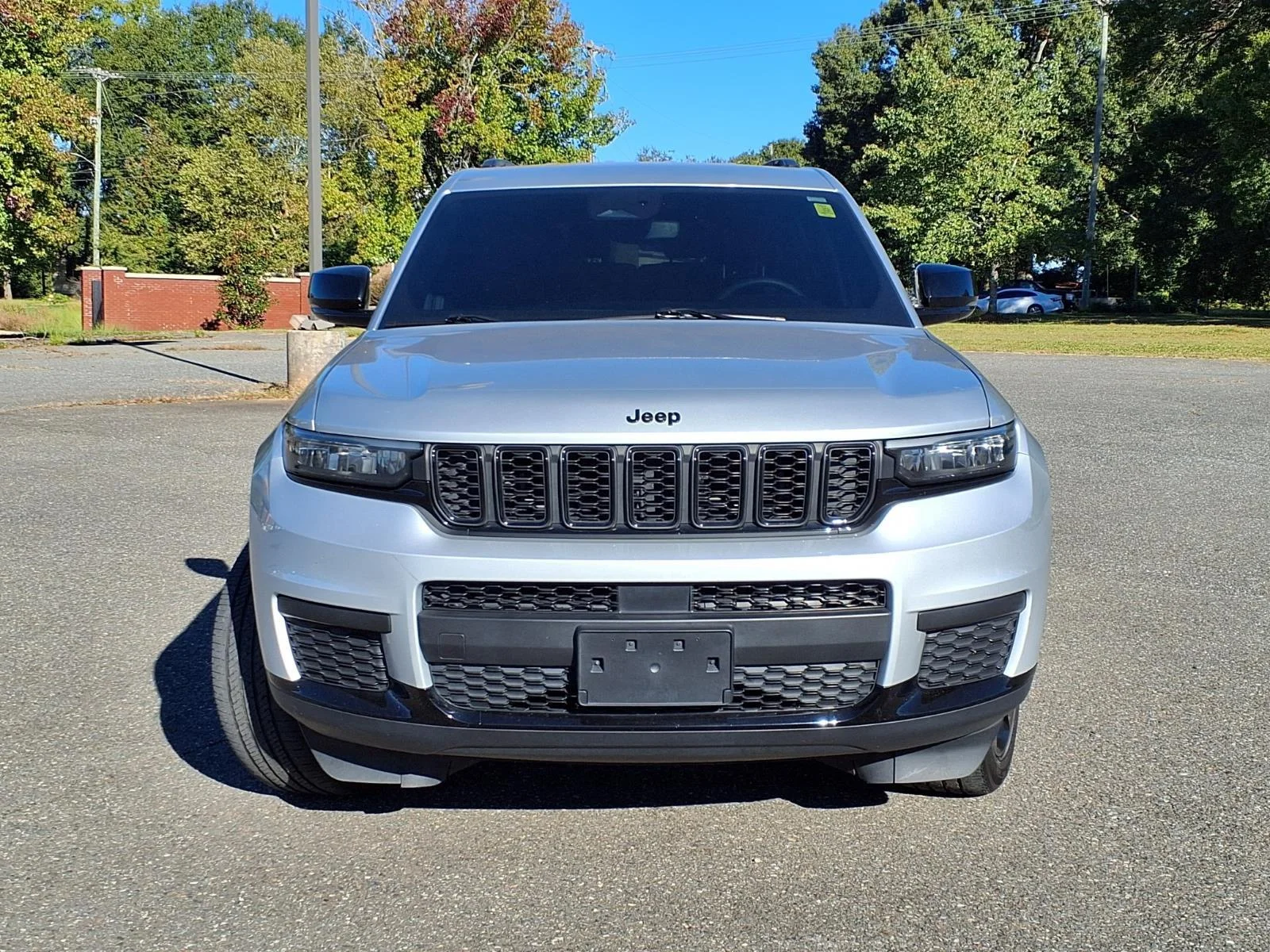 Used 2023 Silver Zynith Jeep Altitude image 9