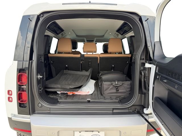 Certified Used 2025 Fuji White Land Rover S image 18
