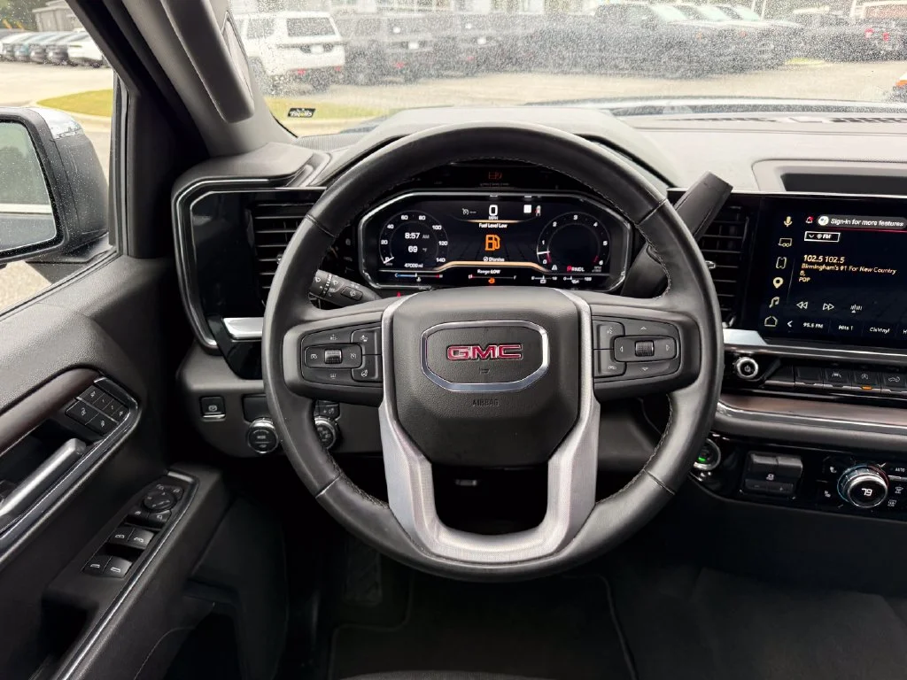 Used 2025 Silver GMC SLT image 9