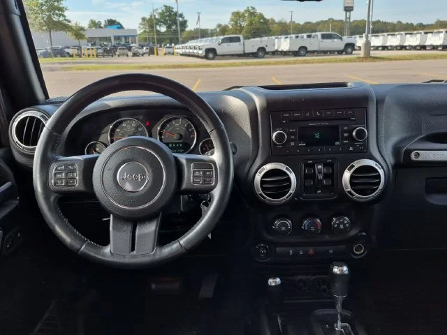Used 2017 Crystal Metallic Jeep Unlimited Rubicon image 11
