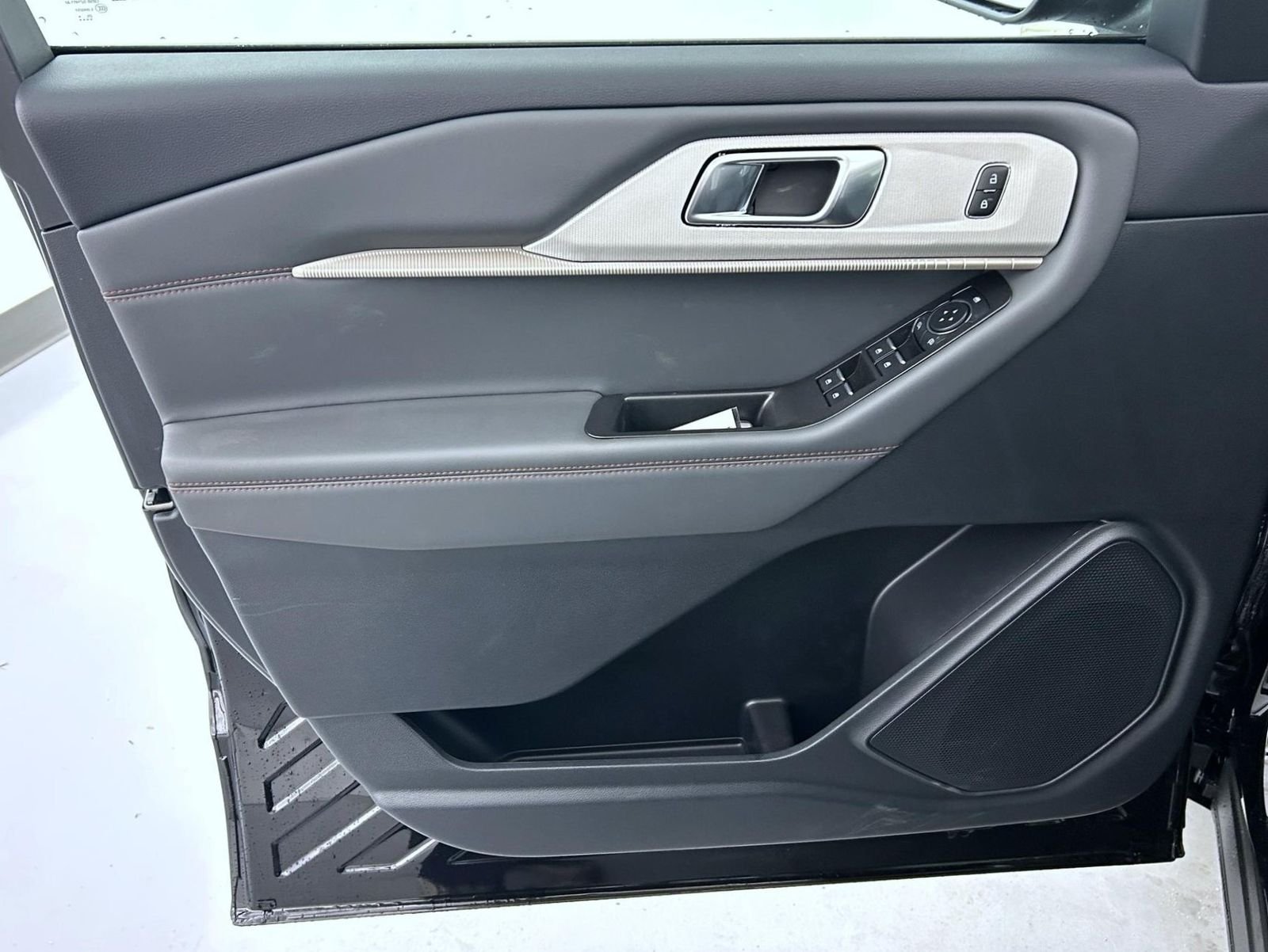 New 2026 Agate Black Metallic Ford Active image 9