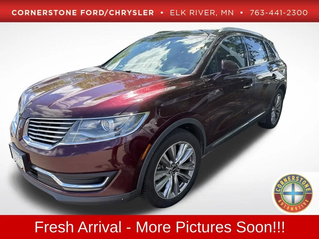 Used 2017 Burgundy Lincoln Reserve image 1