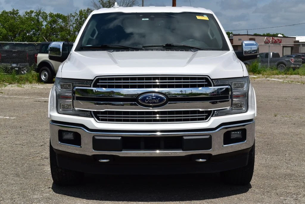 Used 2018 White Platinum Clearcoat Metallic Ford Lariat image 2