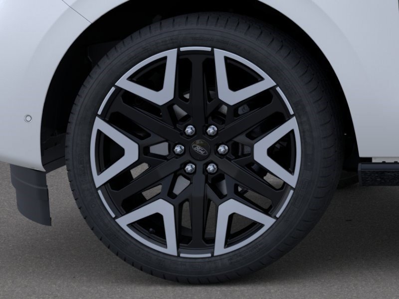 New 2026 Star White Metallic Tri-Coat Ford Platinum image 19