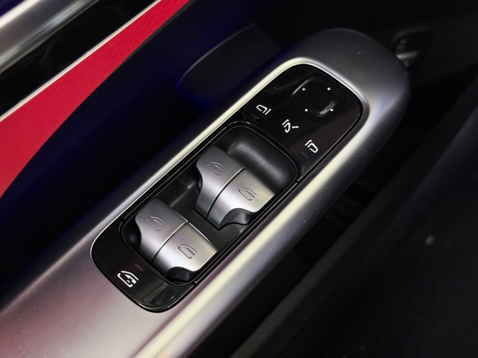 New 2026 MANUFAKTUR Moonlight White Metallic Mercedes-Benz AMG® C 43 4MATIC® Sedan image 42