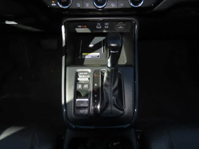 Used 2024 Crystal Black Pearl Honda EX-L image 22