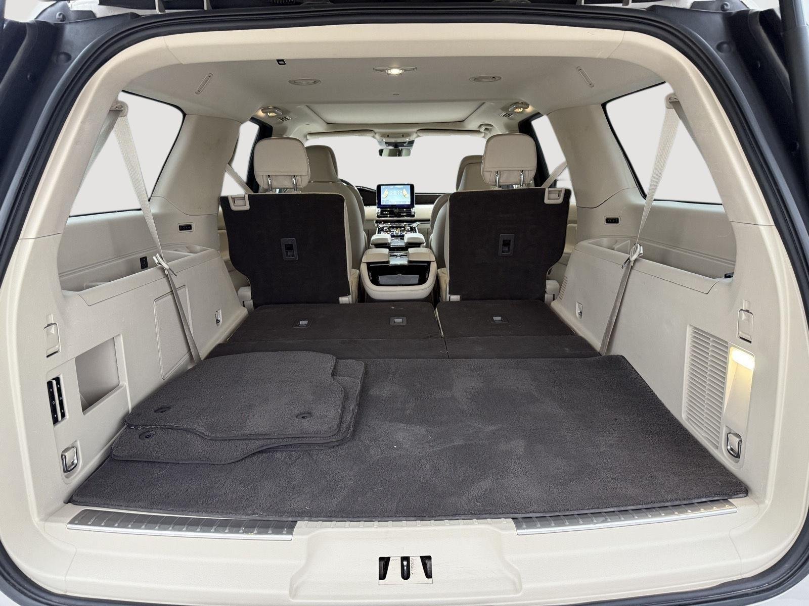 Used 2020 Ceramic Pearl Lincoln Reserve image 10