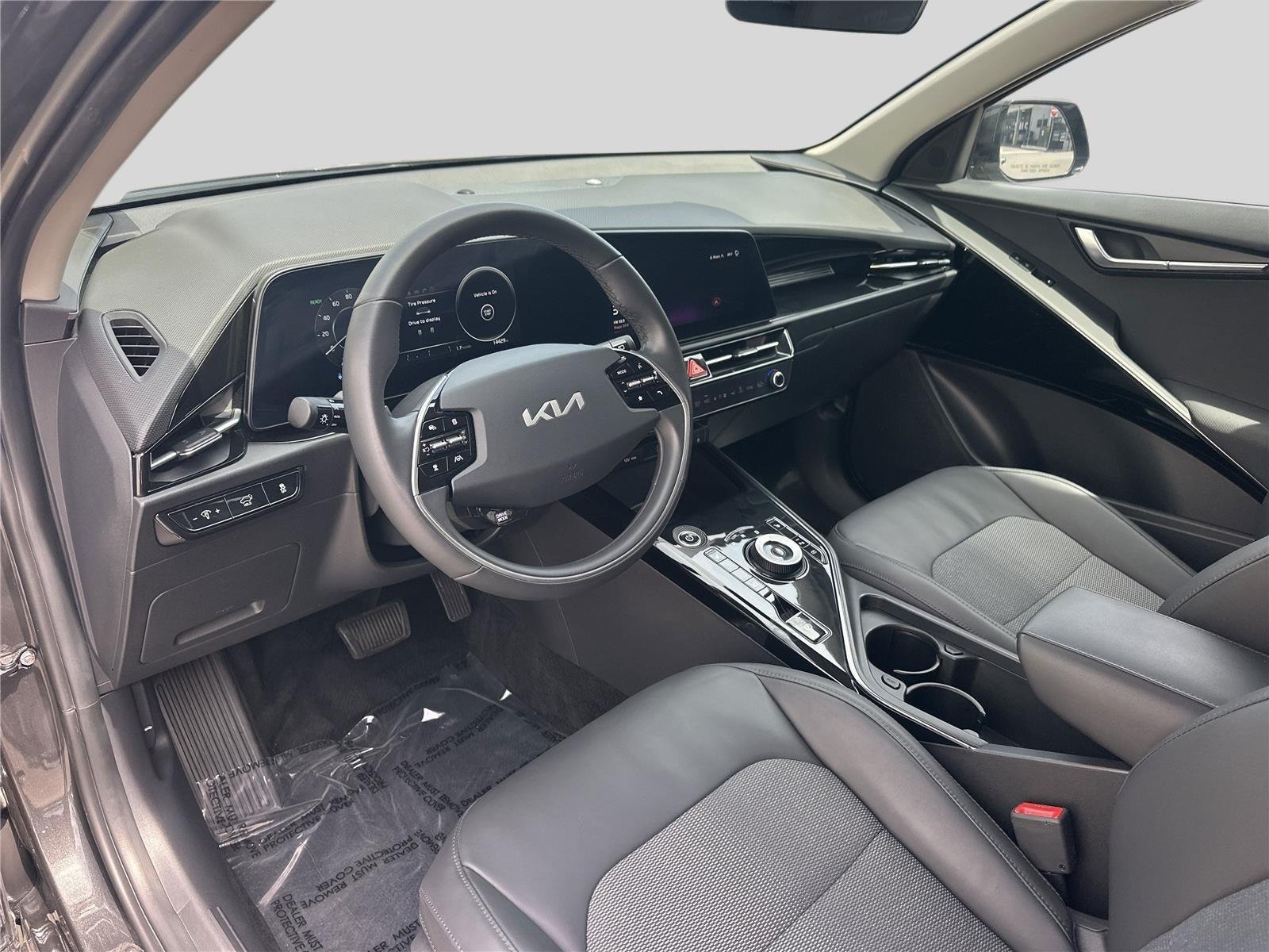 Used 2024 Graphite Gray Kia Wind image 8