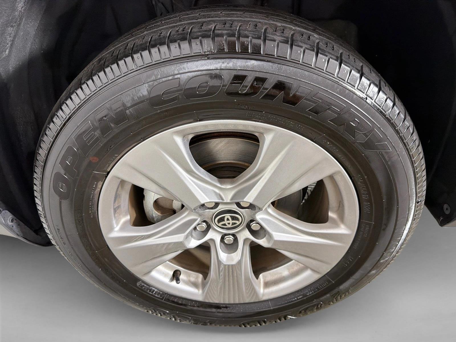 Used 2025 Midnight Black Metallic Toyota XLE image 11