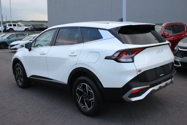 Used 2023 White Kia LX image 26