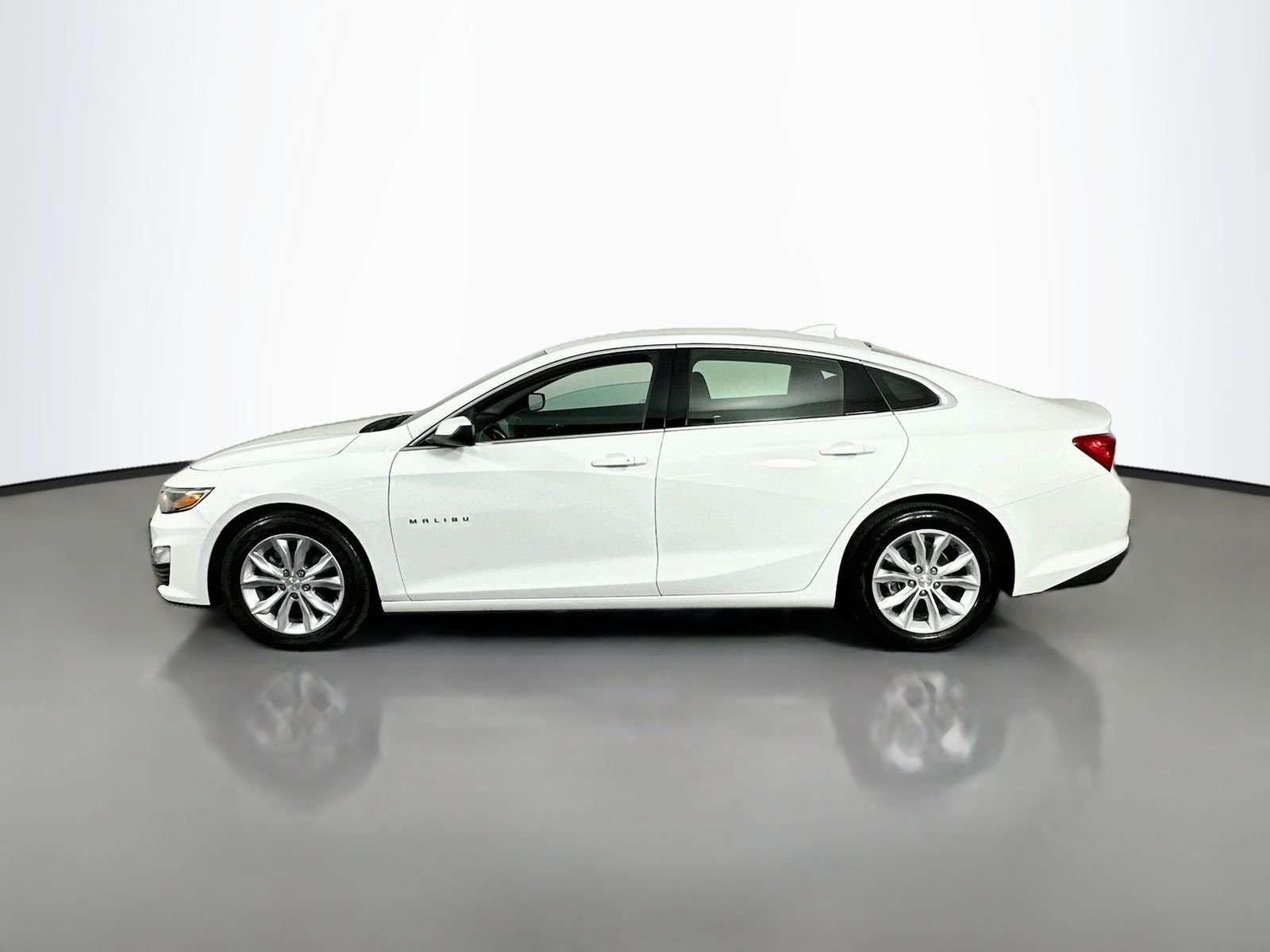 Used 2023 Summit White Chevrolet LT image 5