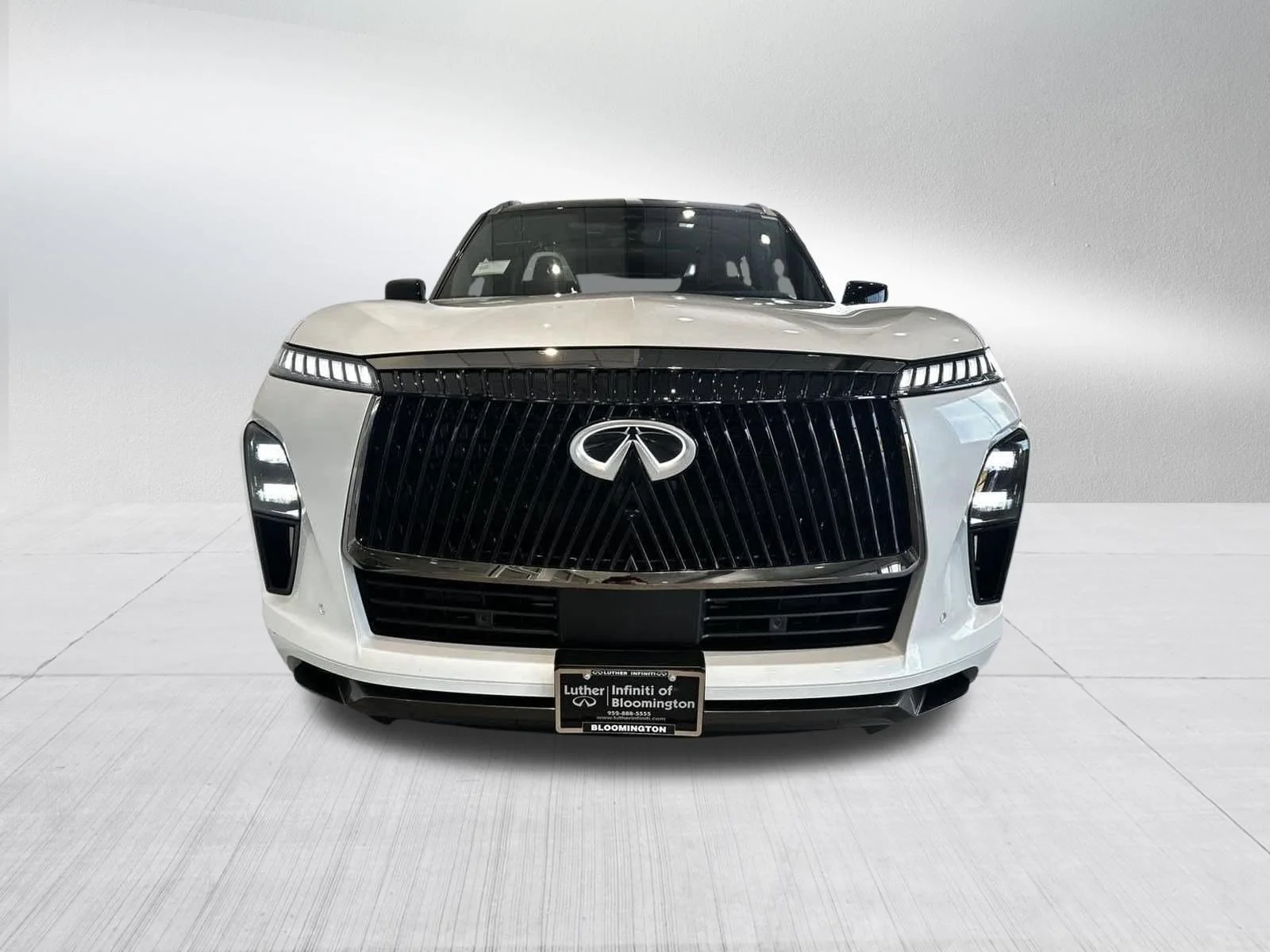 New 2027 Radiant White/Black Obsidian INFINITI AUTOGRAPH image 4