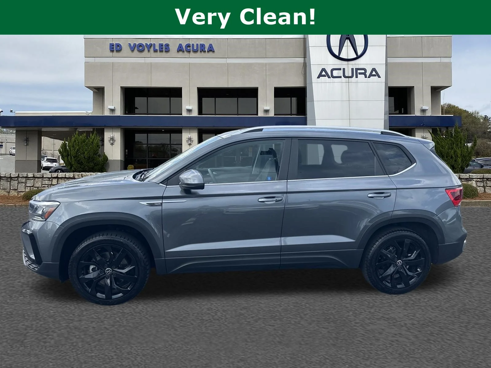 Used 2022 Platinum Gray Metallic Volkswagen SE image 8