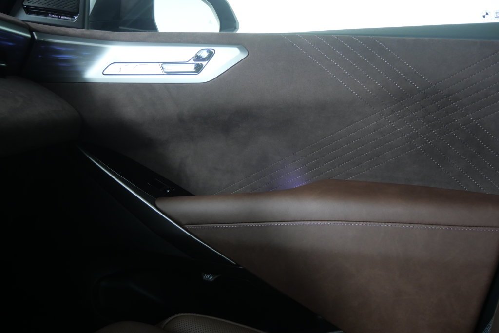 New 2027 Vancouver Green Metallic BMW  image 26