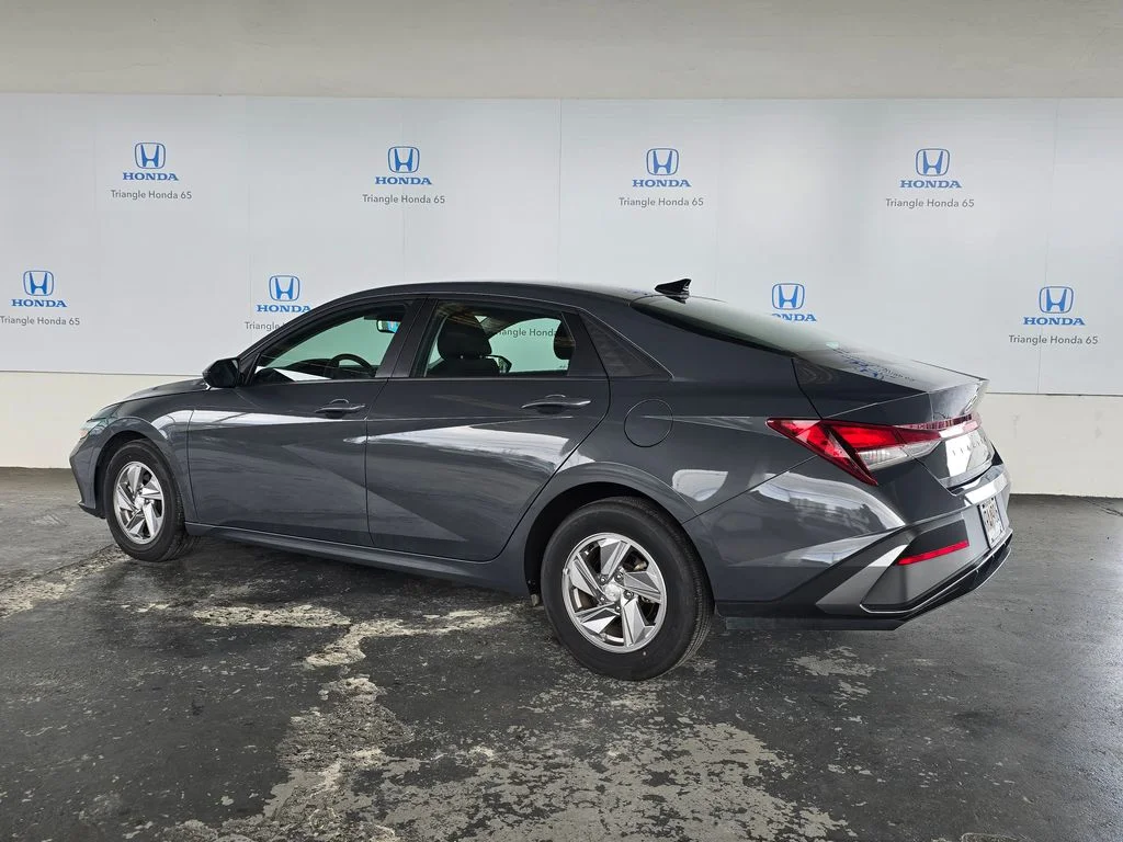 Used 2025  Hyundai SE image 5