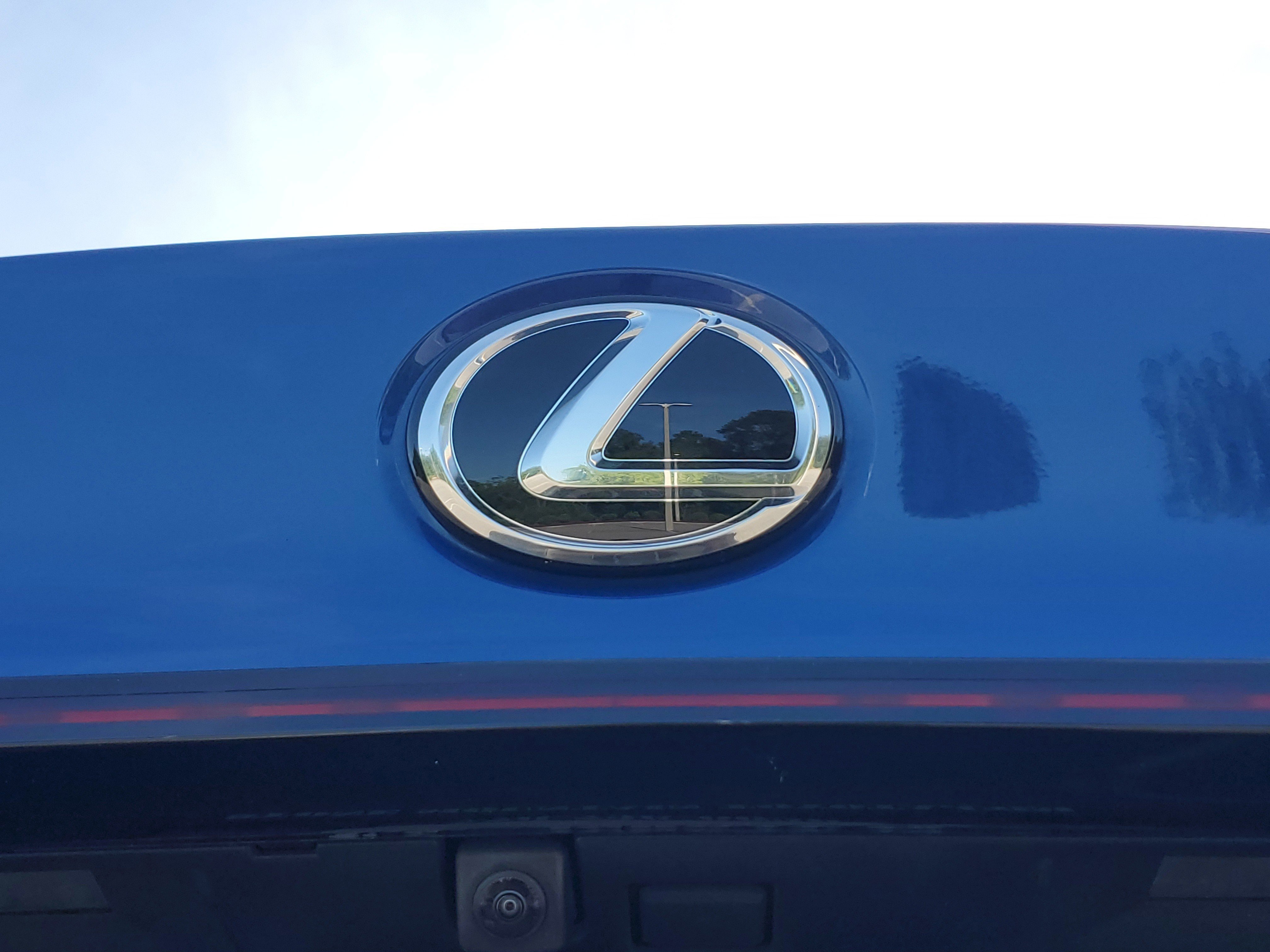 Used 2023  Lexus 300 image 8