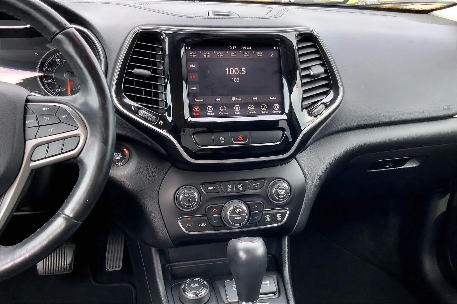 Used 2019 Diamond Black Crystal Pearlcoat Jeep Limited image 7