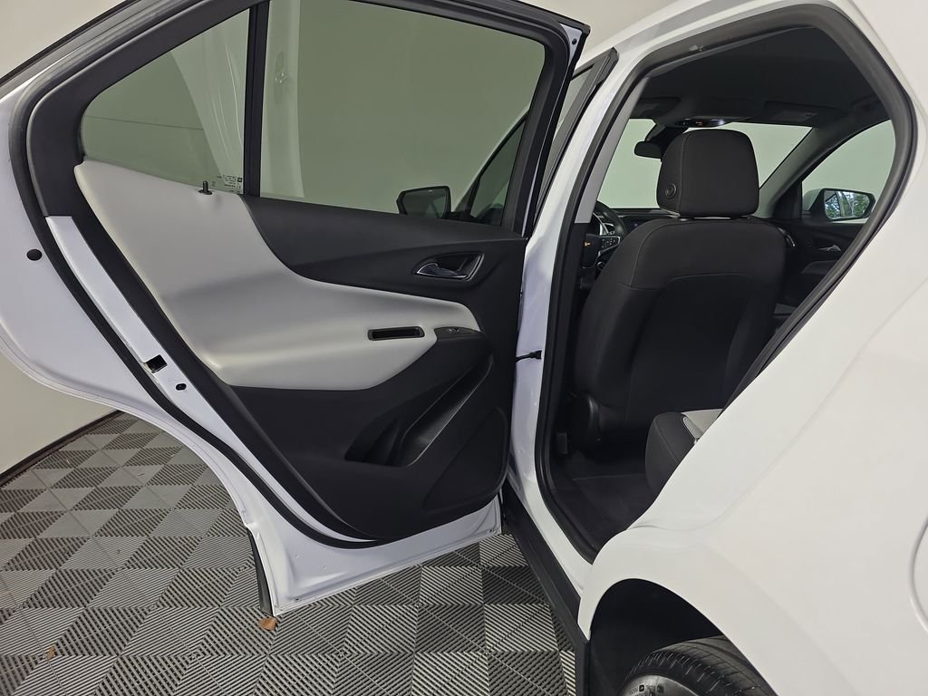 Used 2022 White Chevrolet LT image 27
