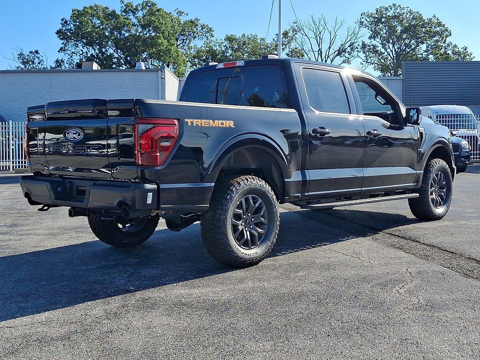 New 2026 Agate Black Metallic Ford Tremor® image 4