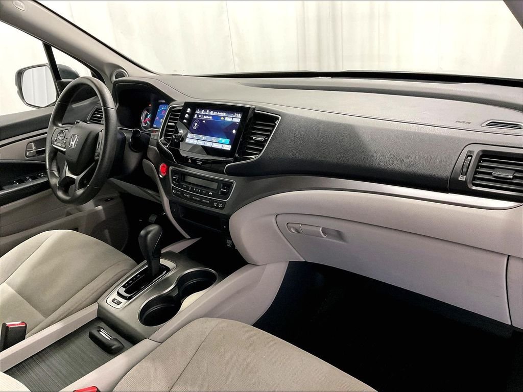 Used 2019 Silver Honda EX image 14