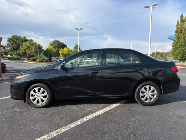 Used 2009 Black Sand Pearl Toyota LE image 10