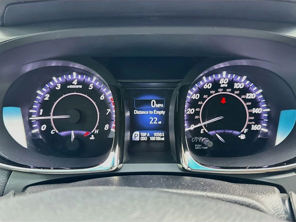Used 2013 Gray Toyota XLE image 15