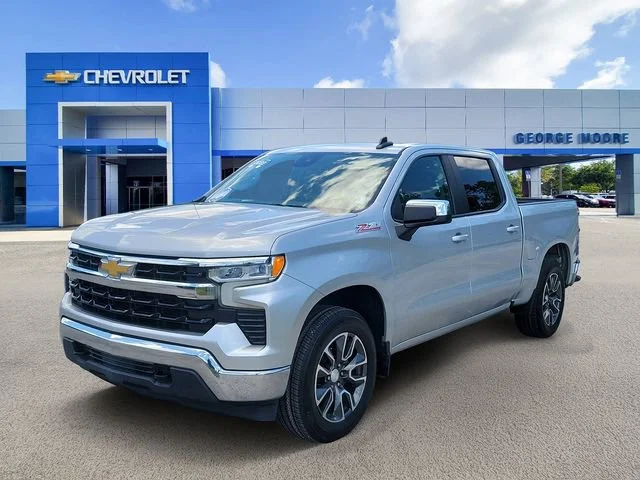 2022 Chevrolet Silverado 1500 LT - Photo 2