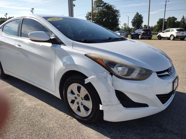 Used 2016 Quartz White Pearl Hyundai SE image 7