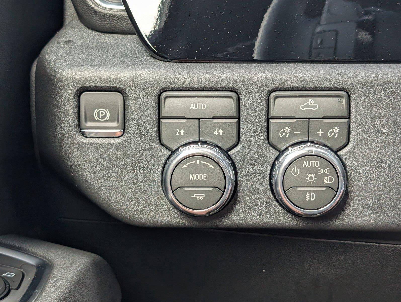 New 2026 Sterling Metallic GMC Elevation image 27